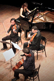 Il Quartetto Mirus in concerto con la pianista Maria Perrotta. La formazione ha collaborato, fra l’altro, con il Quartetto Belcea, il Quartetto Kuss, Mario Brunello, Tommaso Lonquich, Mauro Montalbetti, Cristina Zavalloni, Mikayel Hacknazaryan