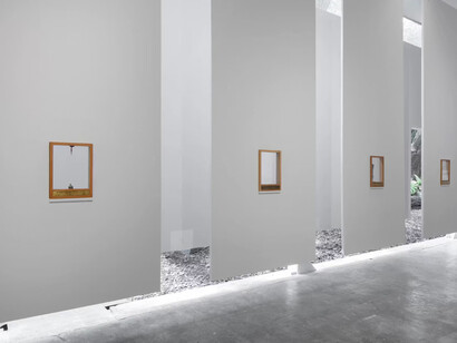 Luis Camnitzer, Una que cubre la palabra que la nombra, exhibition view. Courtesy of Labor Gallery