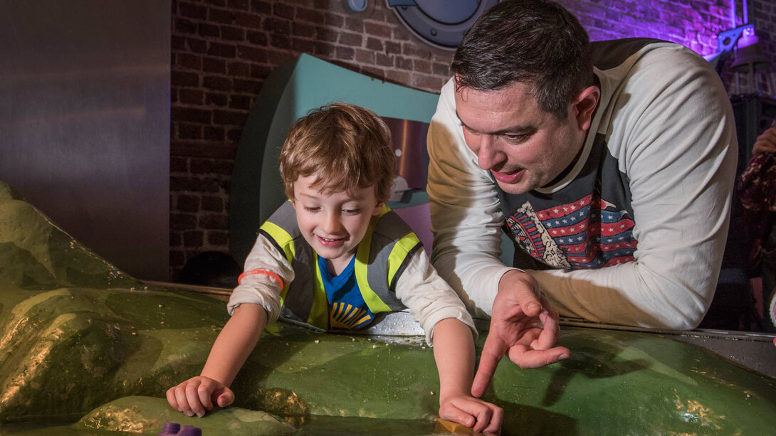 Mudlarks. Courtesy of Museum of London Docklands