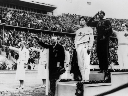 El día 3 de agosto del 36, el estadounidense Jesse Owens ganó su primera medalla de oro. La conquistó en la carrera de los 100 m con un tiempo de 10.3 s