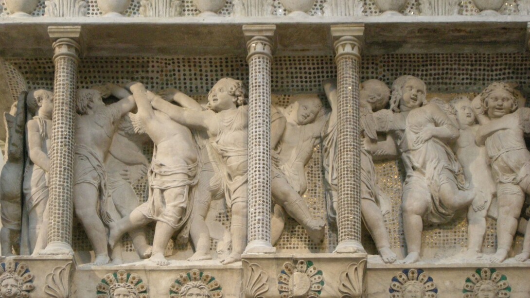 Donatello, Cantoria, 1433-38, dettaglio del fregio centrale. Rappresenta i salmi 148-149 che inneggiano alla danza come espressione di gioia spirituale. Museo dell’Opera del Duomo, Firenze, Italia