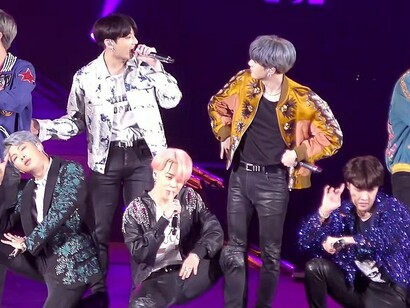 BTS performing "DNA" during the Love Yourself concert in Nagoya, 13 January 2019, Japan

