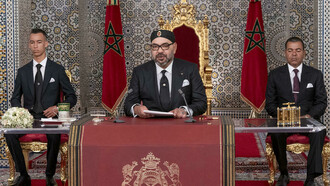 Re del Marocco Mohammed VI. Il Marocco è il Paese che, risparmiato dalla Primavera Araba, gode oggi di un alto indice di popolarità internazionale