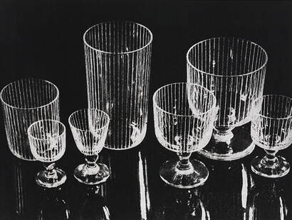 Alessandra Spranzi, Bicchieri a righe (L’insieme è nero), 2017, stampa ai sali d’argento su carta baritata, cm.52,5x80,5