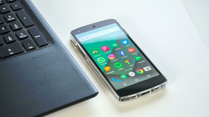 A conscientização e regulação sobre o uso das mídias sociais são essenciais para evitar consequências negativas