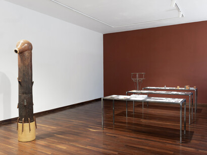 M’barek Bouhchichi, Les mains des poètes, vue d’exposition. Avec l'aimable autorisation de la Fondation H