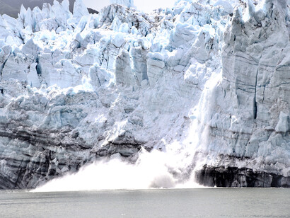 Glacial derritiéndose en Alaska, EE.UU.