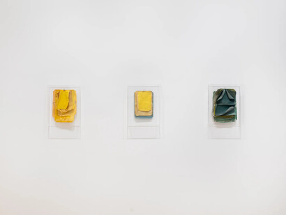 Various artists, Immensity of blue, exhibition view. Courtesy of Jane Lombard Gallery 