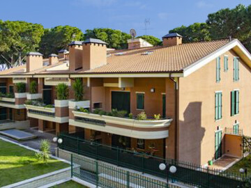 Le case con balconi spaziosi, terrazzi e giardini stanno ottenendo da tempo una certa predilezione