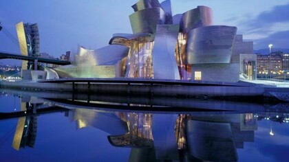 Bilbao, Guggenheim Museum (Frank O. Gehry, 1990-1997)