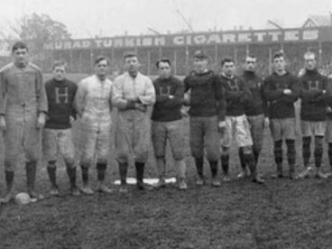 Une image historique de l'équipe de football canadien, Tigers de Hamilton en 1906  (détaille)