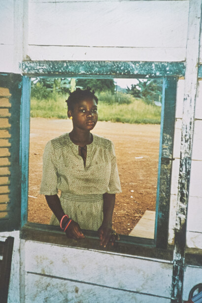 A young woman in Equatorial Guinea, Africa. Photo by Cesar Chelala