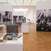 Ursula Burghardt und Benjamin Patterson, Fluxus und darüber hinaus, Ausstellungsansicht. Mit freundlicher Genehmigung des Museum Ludwig