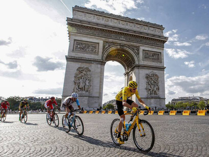 La carovana gialla a Parigi