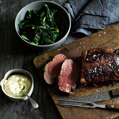 Quick roast beef with almond sauce