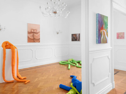 Artisti vari, Dentro, appena fuori, fuori, vista della mostra. Per gentile concessione di Andrea Festa Fine Art