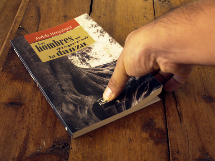 Edgardo Aragón, Mésoamérique : l'effet ouragan
2015 (détail de la vidéo), Vidéo HD, couleur, son, et série de 10 cartes. Coproduction : Jeu de Paume, Paris, Fondation Nationale des Arts Graphiques et Plastiques et CAPC musée d’art contemporain de Bordeaux