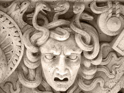 Relieve con el rostro de Medusa, cuyo nombre significa «guardiana» o «protectora»