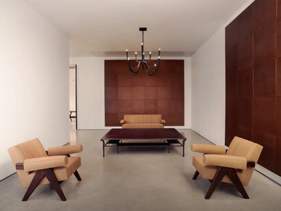 Dialogues. Ingrid Donat X Pierre Jeanneret, exhibition view. Courtesy of Carpenters Workshop Gallery