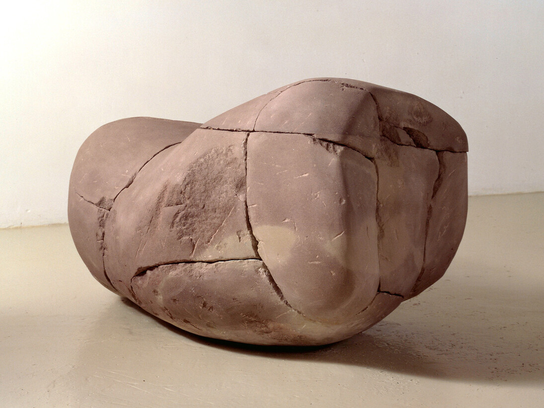 Hubert Duprat, Cassé-collé, 1992, Grès rose, 65 x 70 x 115 cm, Centre national des arts plastiques, FNAC 93628 © Adagp, Paris / CNAP / photo : Frédéric Delpech