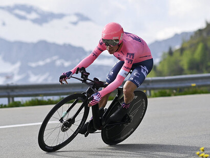 Cyclisme. Dès le XIXème siècle, ces sports se professionnalisent, mais excluent les classes ouvrières et restent au départ l’apanage de la bourgeoisie