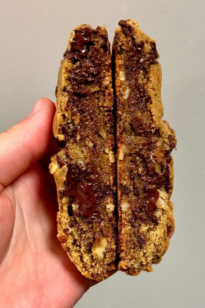 Alessandra creó un exclusivo chocolate bean-to-bar para el hotel en el que trabaja, utilizando cacao venezolano como un homenaje a sus raíces