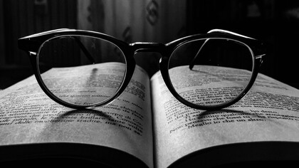 Enrique Campos Menéndez (1914-2007) un escritor, político y diplomático muy cercano al poder