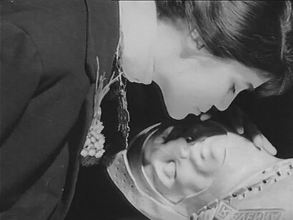 La statua di Guidarello Guidarelli  e un'ammiratrice