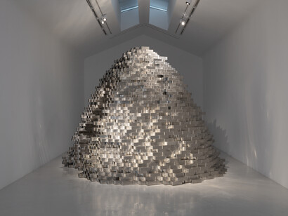 Jean-Michel Othoniel. Courtesy of Galerie Perrotin