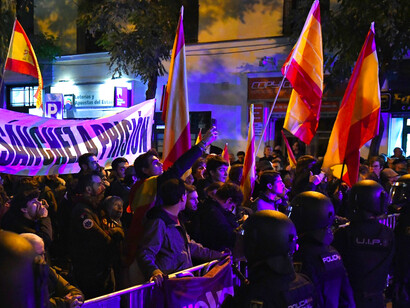 Diversos grupos de derecha protestan contra el PSOE y Pedro Sánchez en madrid, España