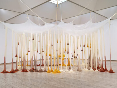 Ernesto Neto, Just like drops in time, nothing, 2002. Courtesy of the Art Gallery of NSW