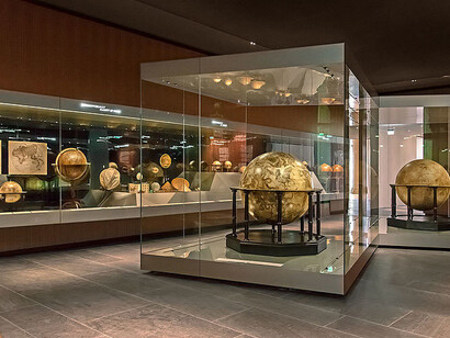 Mathematisch-Physikalischer Salon. Courtesy of Zwinger