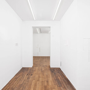 Fernanda Gomes, vue de l'exposition. Avec l'aimable autorisation de la Galerie Peter Kilchmann