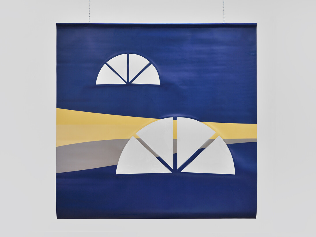 Liudvikas Buklys, Tent Windows, Best Friends, 2014, Tente, plastique, métal, Triptyque : 155 x 155 cm (chaque), Photo : Rebecca Fanuele, Courtesy galerie Cortex Athletico, Bordeaux-Paris