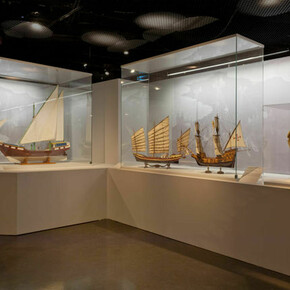 L'Afrique des routes, Exhibition view. Courtesy of Musée du Quai Branly