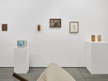 Various artists, As formas do tempo [The forms of time], exhibition view. Courtesy of Galeria Nara Roesler 