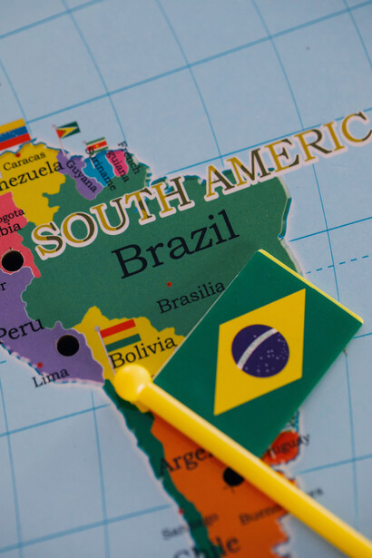 A colonização do Brasil contribuiu para a concentração da riqueza nas mãos de uma pequena elite