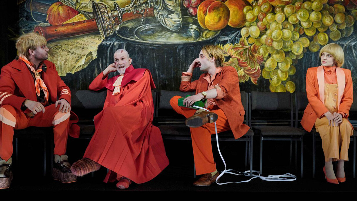 Der zerbrochne Krug. Courtesy of the Deutsches Theater
