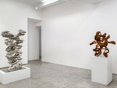 Tony Cragg, Exhibition view. Courtesy of Marian Goodman Gallery