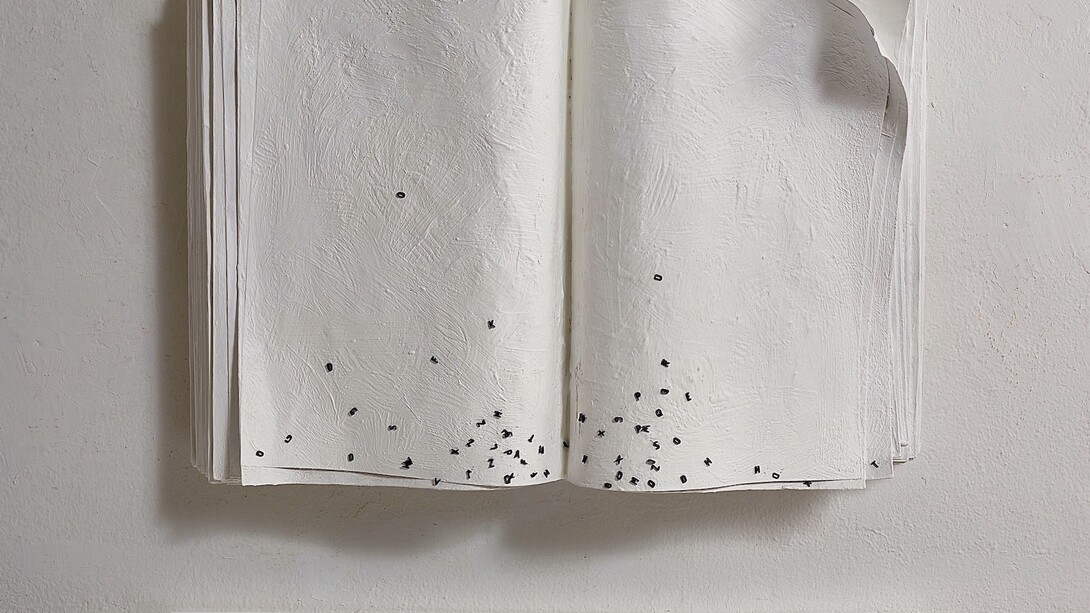 Perrone Lorenzo e Simona, Di bianco e di essenza, 2025. Courtesy of Punto sull’Arte Gallery 