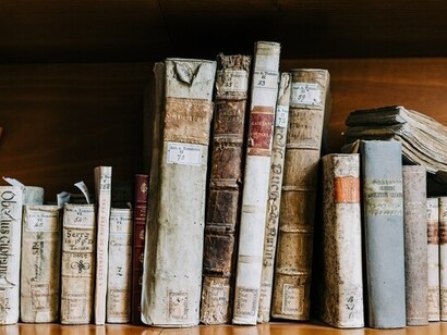 Libri antichi. Nell’innovazione percepiamo i suoni delle diverse lingue che tintinnano nelle nostre orecchie: per innovare abbiamo bisogno di confrontare elementi diversi