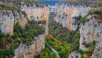 El río Salazar en su paso por la Foz de Arbayun, Navarra