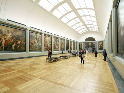 Museo. Il museo è silenzioso. È perfetto. Riparato. Qui non mi troveranno