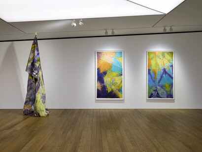 Sam Gilliam, The flow of color, exhibition view. Courtesy of Pace Gallery