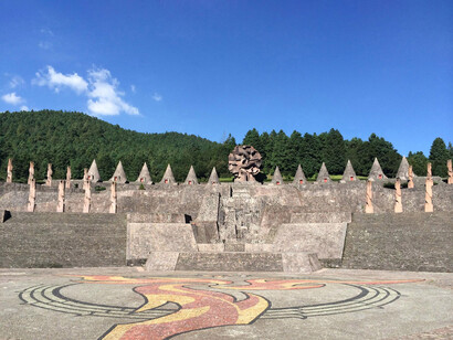 Gastón González; Esculturas en el Centro Ceremonial Otomí Temoaya, Estado de México