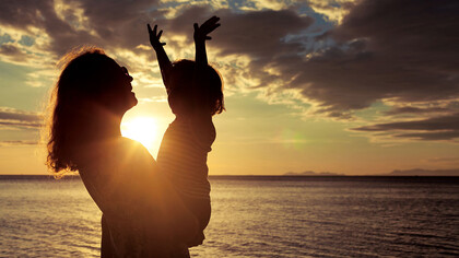 The love mothers give to their children can change the world