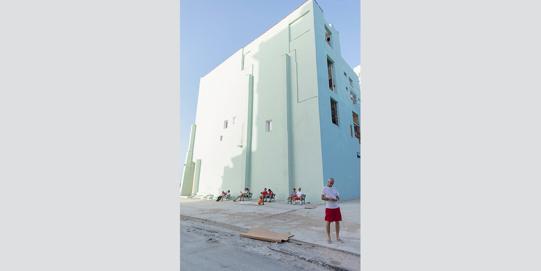 Resolviendo. Courtesy of Annenberg Space for Photography