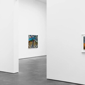 Scott Kahn, Silent night, exhibition view. Courtesy of David Zwirner Gallery