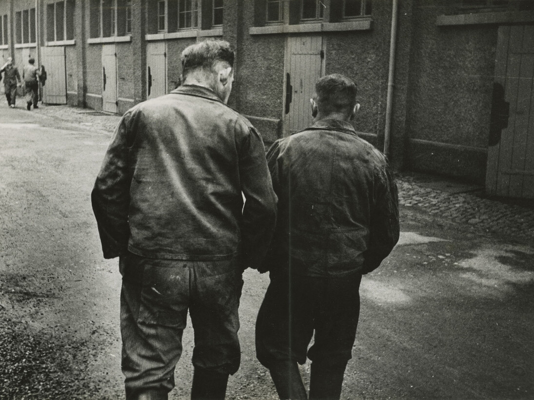 Jacob Tuggener. Senza titolo, Geigy, Basilea, 1953 © Jakob Tuggener Foundation, Uster