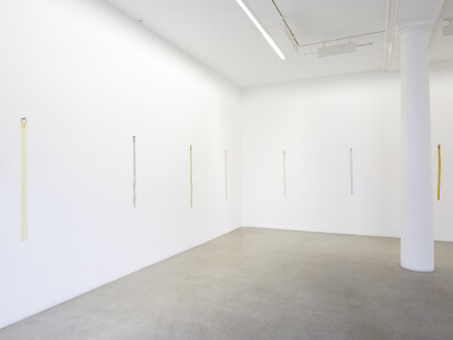 Valentin Carron, Belt hanging on the wall, 2014, Glass, Variable dimensions, View of the exhibition « L’autoroute du soleil à minuit », kamel mennour (47, rue Saint-André des Arts), Paris, 2015 © Valentin Carron, Photo: Fabrice Seixas, Courtesy the artist and kamel mennour, Paris